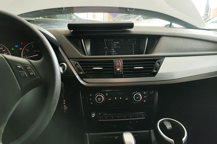 宝马X1 2013款 sDrive18i 领先型中控内饰16