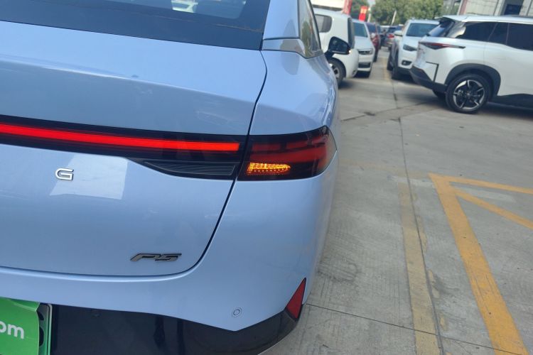 小鹏P5 2021款 460G+车身外观9