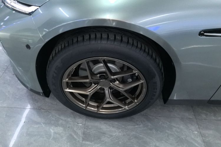 小鹏P7 2023款 P7i 702 Pro车身外观6007