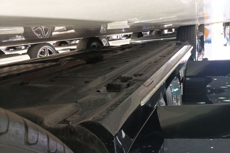 奔驰C级 2021款 C 260 L 运动版局部细节9001