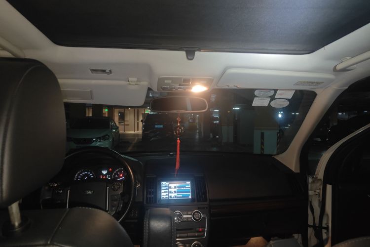 路虎 神行者2 2014款 2.0T Si4 SE汽油版局部细节22