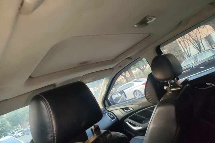 江铃 驭胜S350 2016款 2.0T 自动两驱汽油豪华天窗版7座局部细节22