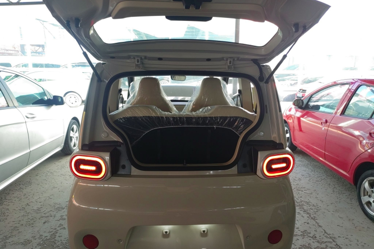 五菱汽车 宏光MINIEV 2024款 第三代 215km 青春版机舱底盘23