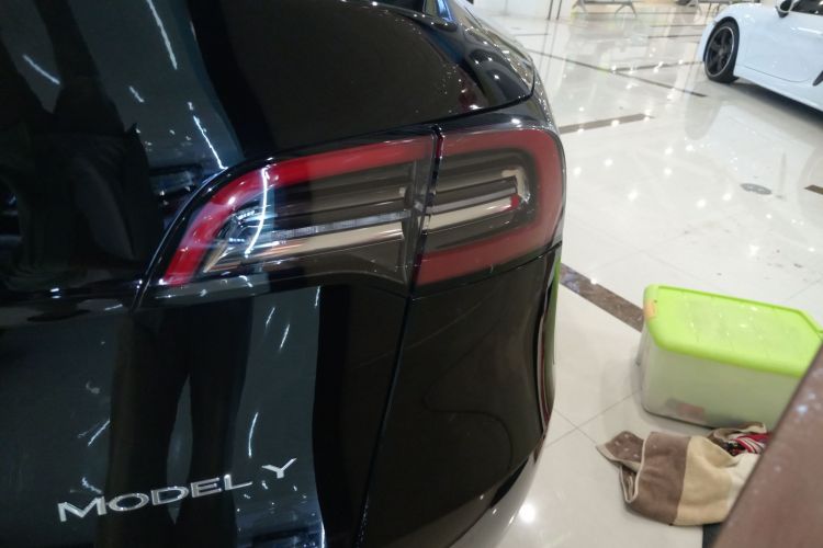 特斯拉 Model Y 2022款 改款 后轮驱动版车身外观6006