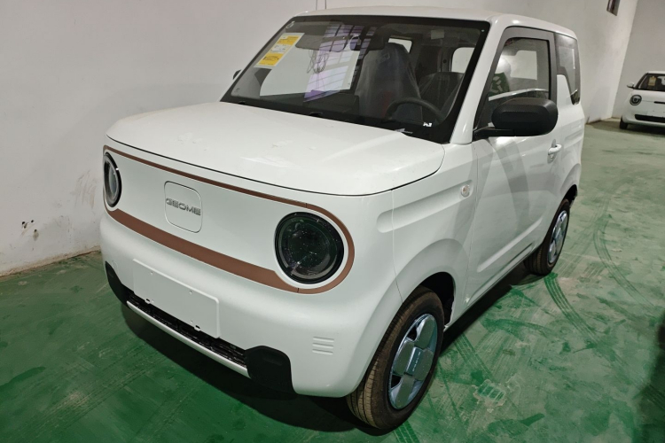 吉利银河 2024款 熊猫mini 200km 耐力熊车身外观4