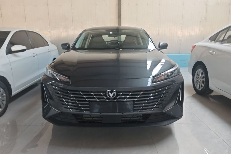 长安 逸动 2025款 蓝鲸 1.5T 500Bar尊贵型车身外观2