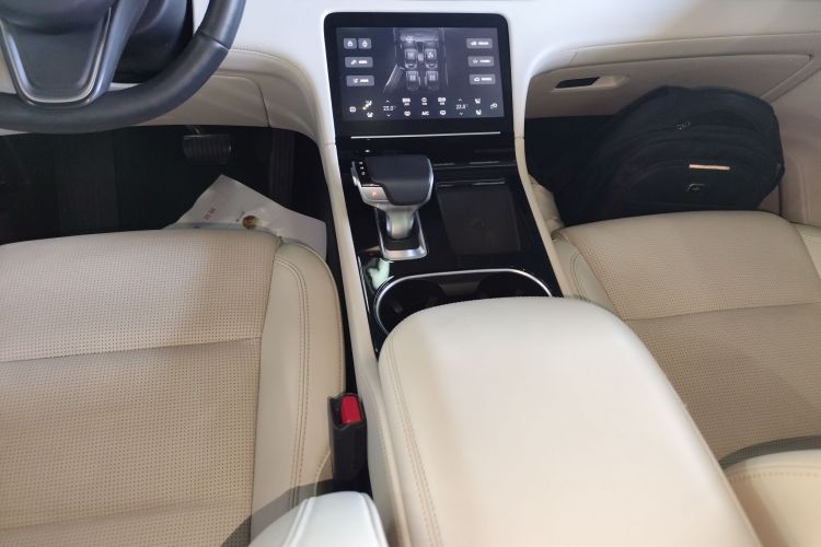 理想汽车 理想ONE 2021款 增程6座版中控内饰18