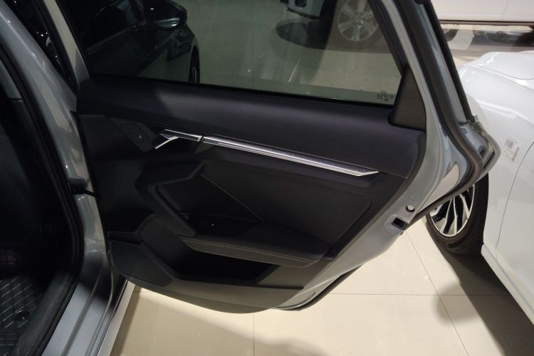 奥迪A3 2024款 A3L Limousine 35 TFSI 时尚运动型中控内饰45