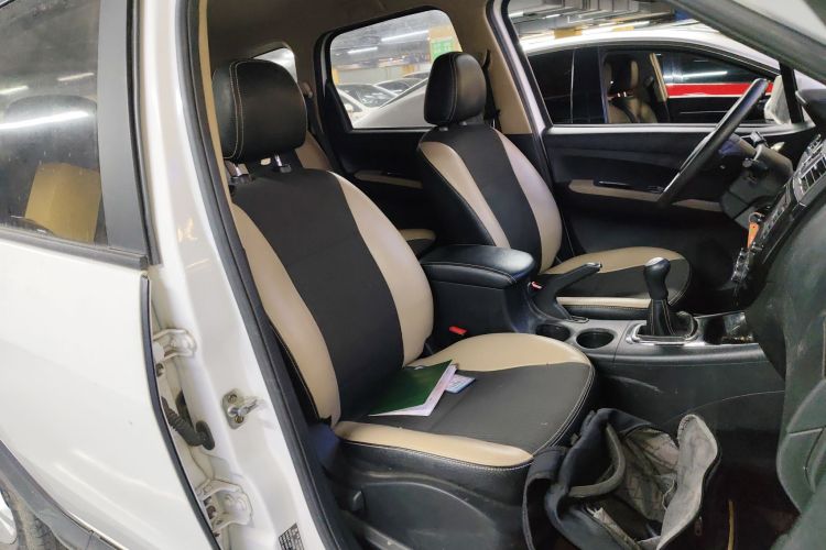 东风风行 景逸X3 2015款 1.5L 舒适型局部细节41