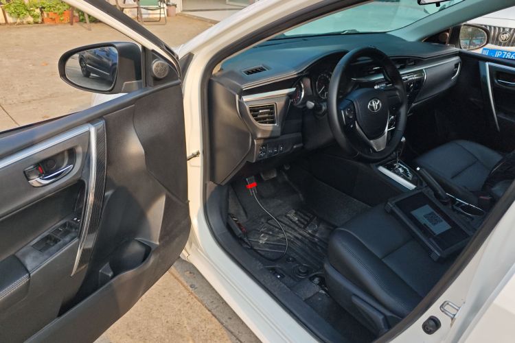 丰田 卡罗拉 2017款 1.2T CVT GL-i真皮版中控内饰20