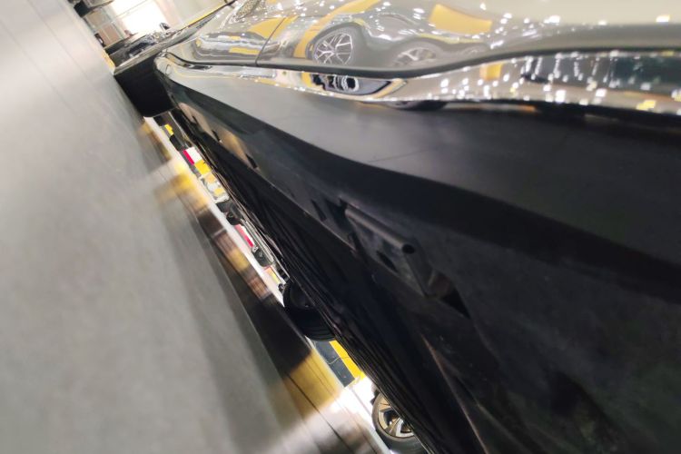 腾势Z9GT 2024款 1100四驱Ultra版机舱底盘30