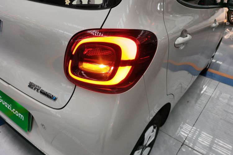 五菱汽车 宏光MINIEV 2025款 四门版 进阶款车身外观9