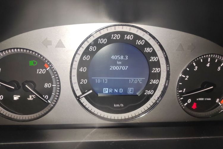 奔驰GLK级(进口) 2010款 GLK 300 4MATIC 时尚型中控内饰15