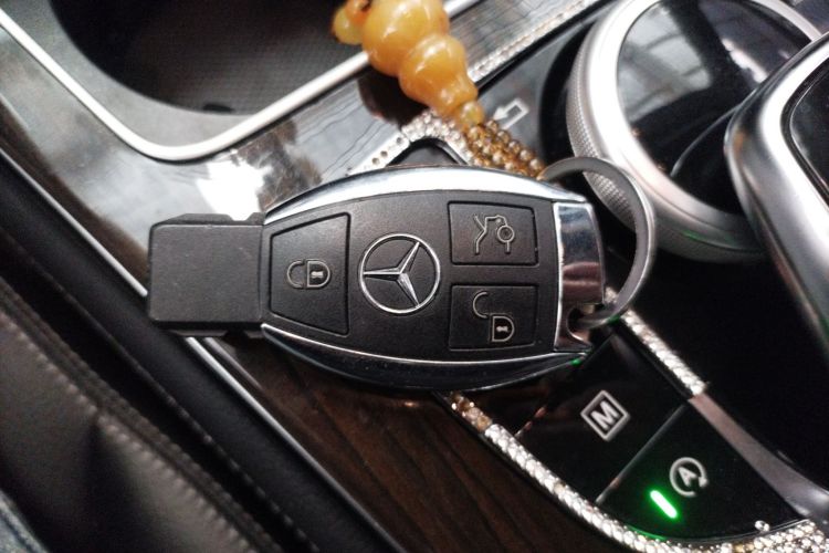 奔驰GLC 2017款 GLC 260 4MATIC 动感型中控内饰11