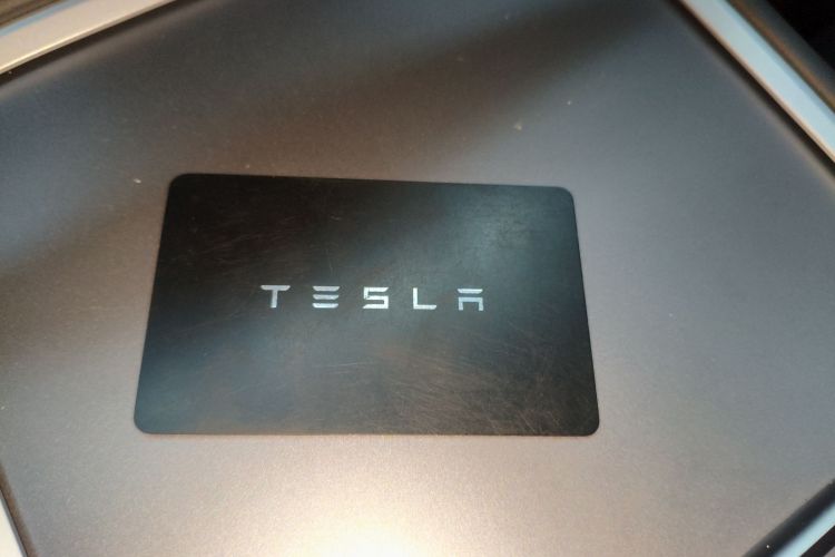 特斯拉 Model Y 2022款 后轮驱动版中控内饰11