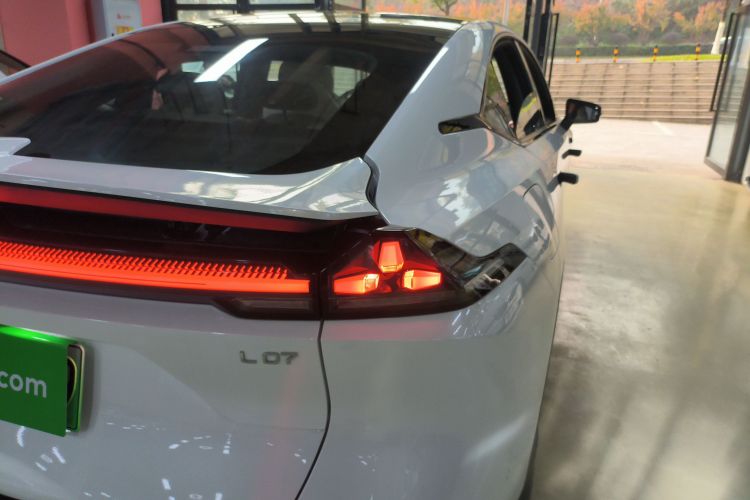 深蓝汽车 深蓝L07 2025款 230Max  深蓝智驾AD PRO增程版车身外观6006