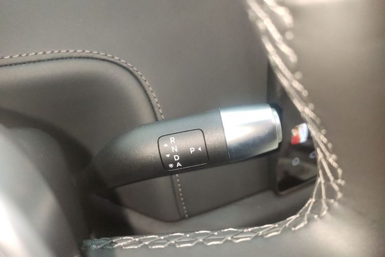 理想汽车 理想L9 2023款 Pro中控内饰18