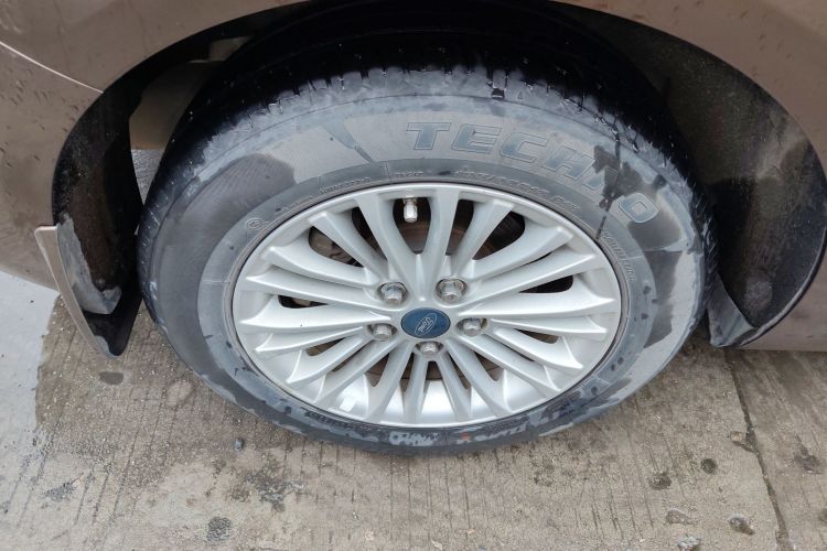 福特 福睿斯 2015款 1.5L 自动舒适型车身外观56