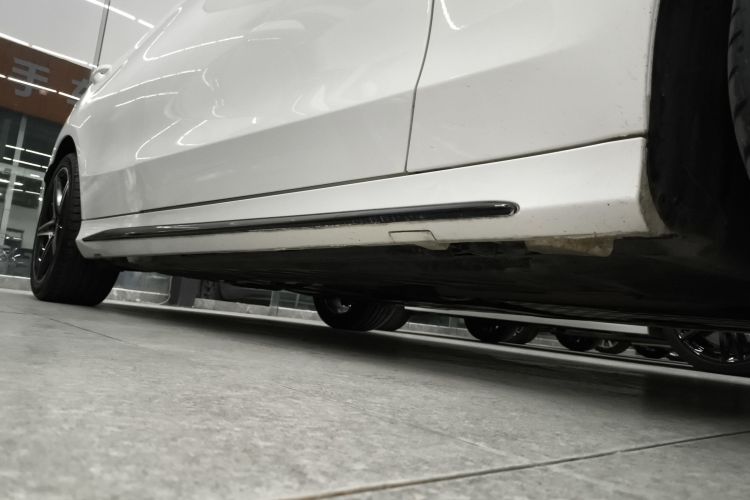 奔驰C级 2020款 改款 C 260 运动版局部细节9001