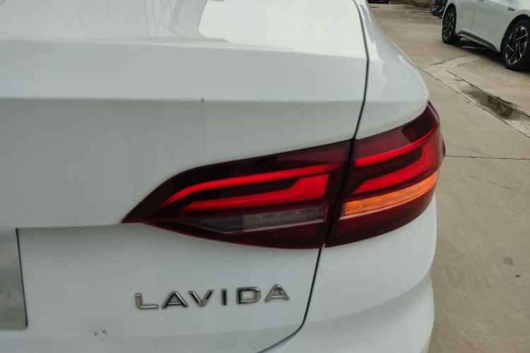 大众 朗逸 2023款 1.5L 自动得逸版车身外观9