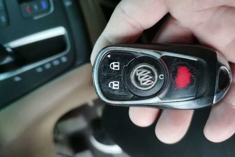 别克GL8 2018款 ES 28T 尊享型 国VI中控内饰7001