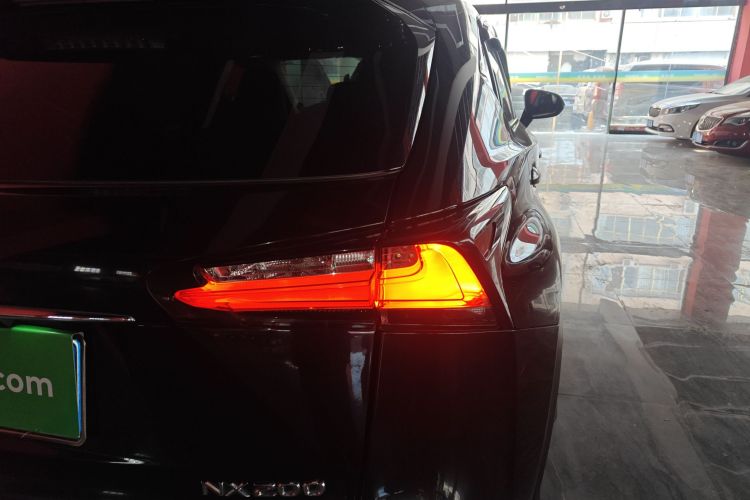 雷克萨斯NX 2015款 200 前驱 锋行版车身外观6006