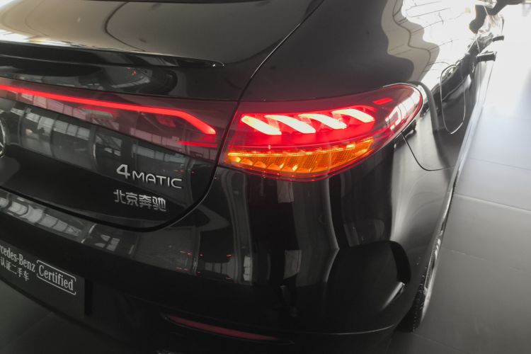 奔驰EQE 2025款 500 4MATIC 先锋版车身外观6006