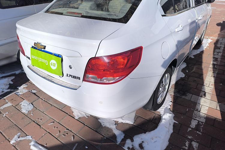 雪佛兰 2015款 赛欧3 1.3L AMT理想版车身外观9