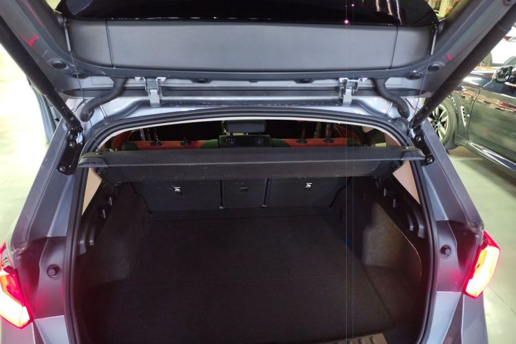 宝马iX1 2023款 eDrive25L M运动套装机舱底盘23