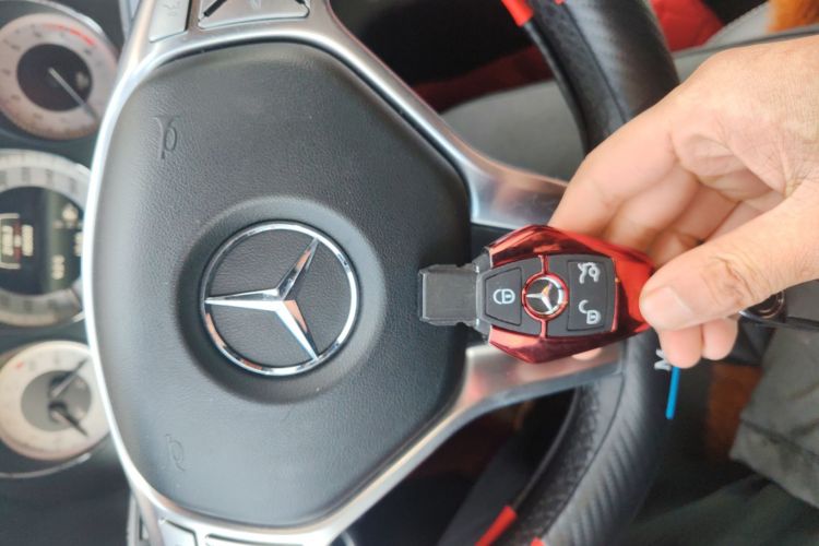 奔驰GLK级 2015款 GLK 260 4MATIC 时尚型 极致版中控内饰11