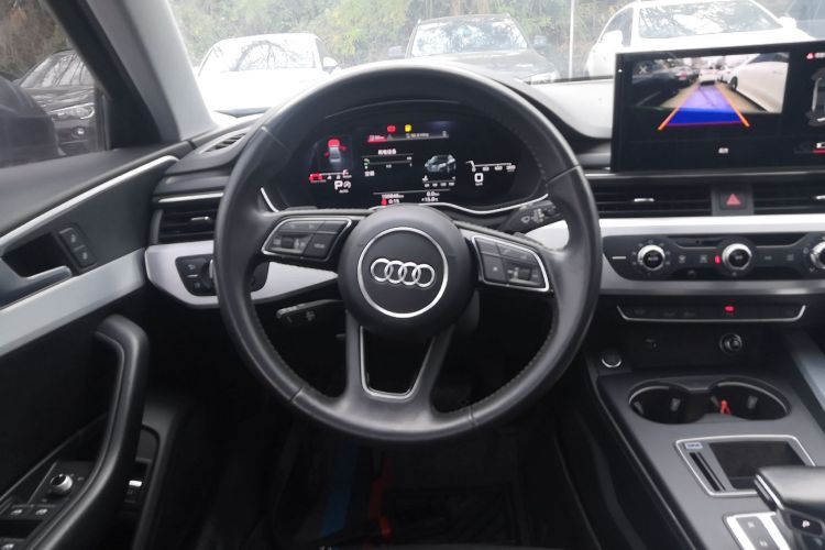 奥迪A4L 2020款 40 TFSI 时尚动感型中控内饰13