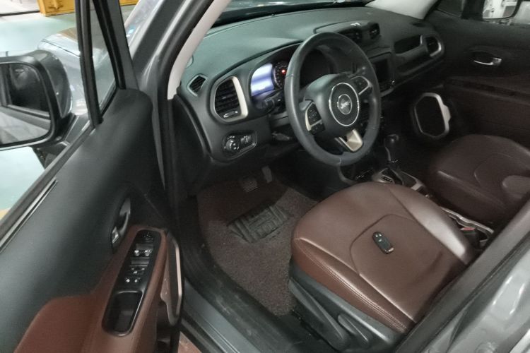 Jeep 自由侠 2016款 1.4T 自动劲能版+中控内饰20