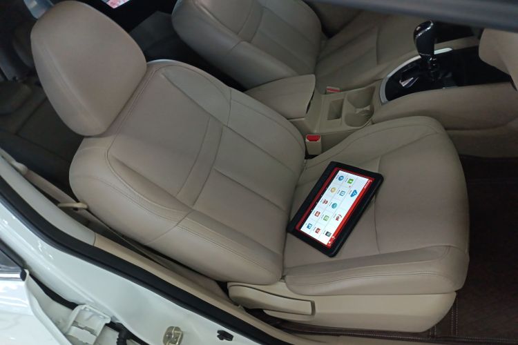 日产 奇骏 2017款 2.0L CVT舒适版 2WD局部细节41