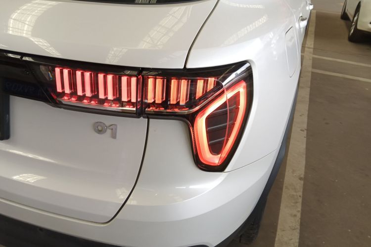 领克01 2019款 2.0T 两驱纯版 国VI车身外观9