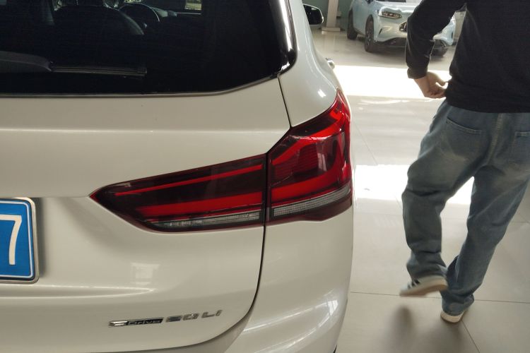 宝马X1 2020款 sDrive20Li 时尚型车身外观9