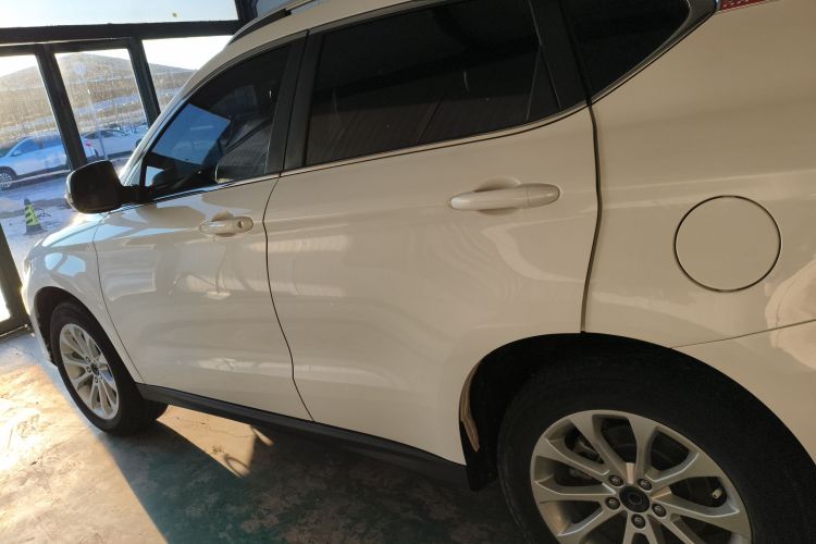 哈弗H2 2017款 红标 1.5T 手动两驱豪华型车身外观4