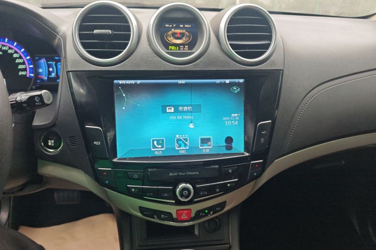 比亚迪S7 2015款 2.0T 升级版 自动尊贵型中控内饰16