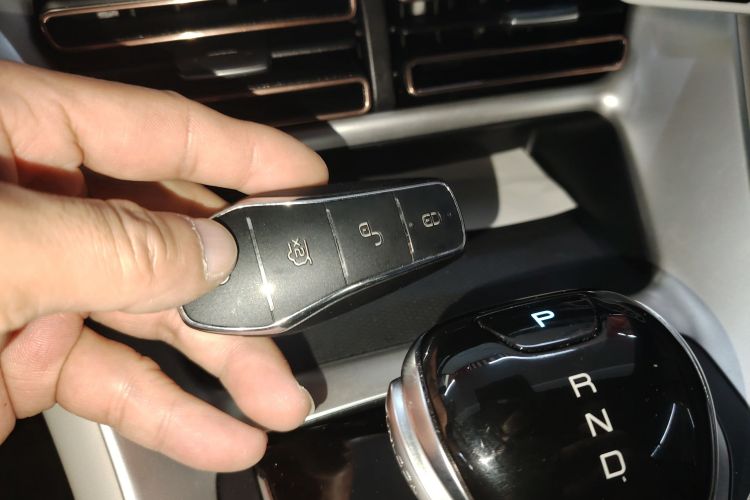 比亚迪 宋Pro新能源 2022款 DM-i 110km 旗舰型Pro中控内饰7001