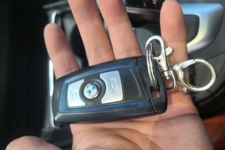 宝马3系 2019款 320i M运动曜夜版中控内饰7001