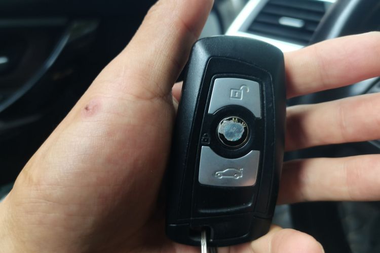 宝马3系 2019款 320Li 时尚型中控内饰11