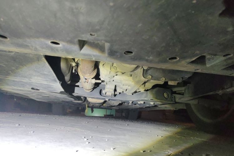 标致408 2015款 1.2T 自动豪华版局部细节9008