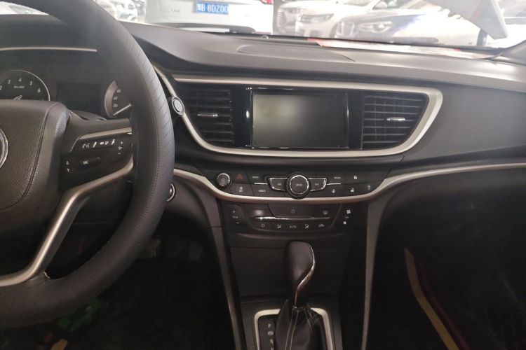 别克 阅朗 2018款 18T 自动旗舰型中控内饰16