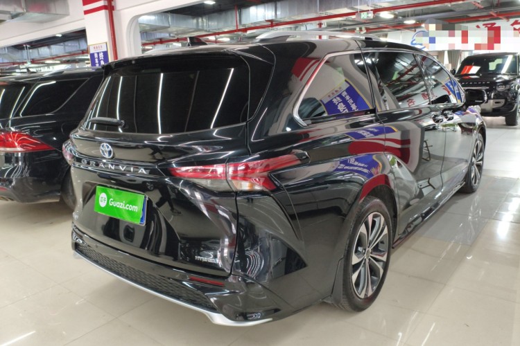 丰田 格瑞维亚 2022款 2.5L混动 尊爵版车身外观7