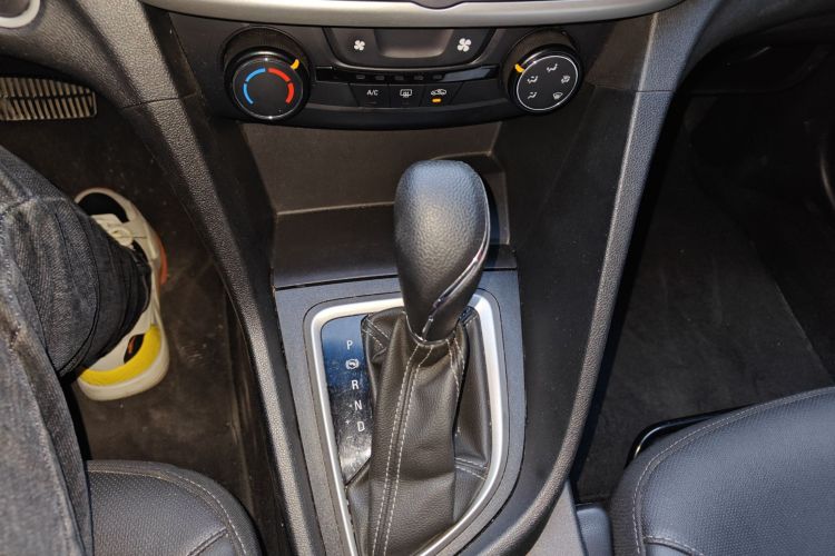 别克 英朗 2021款 改款 1.3T 自动轻混动精英型中控内饰18