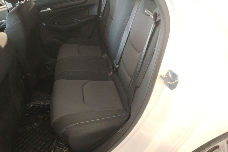 福特 福睿斯 2021款 1.5L 自动黄金版中控内饰21