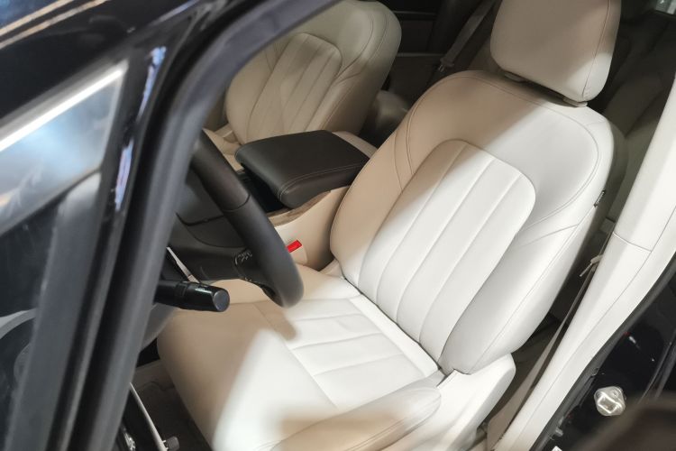 广汽传祺 传祺M8 2018款 320T 尊享版局部细节19