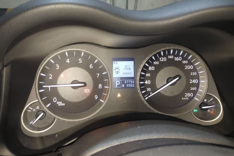 英菲尼迪Q70 2013款 Q70L 2.5L 舒适版中控内饰14