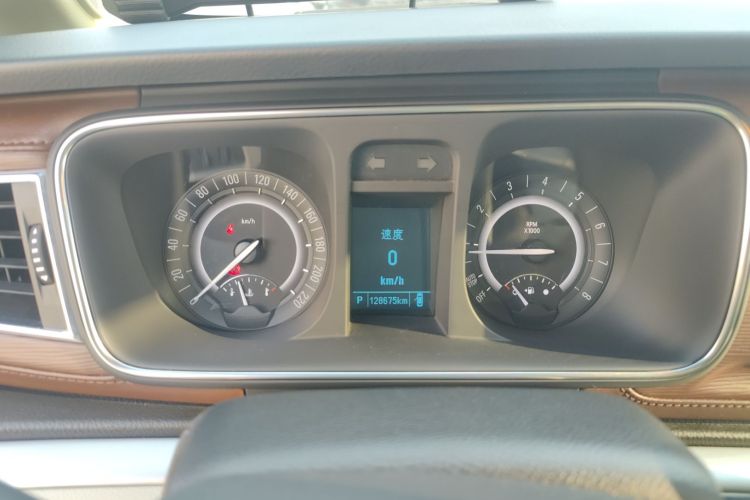 别克GL8 2018款 28T 豪华型 国VI中控内饰14