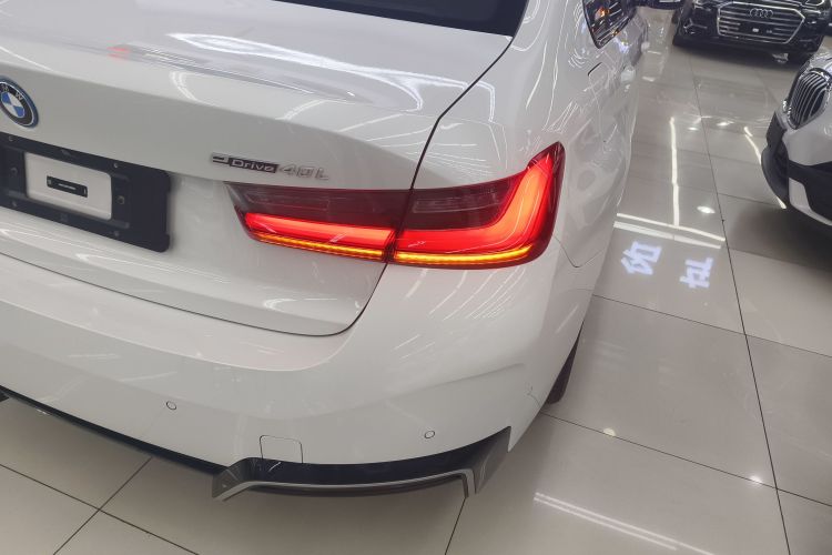 宝马i3 2025款 eDrive 40 L 曜夜套装车身外观9