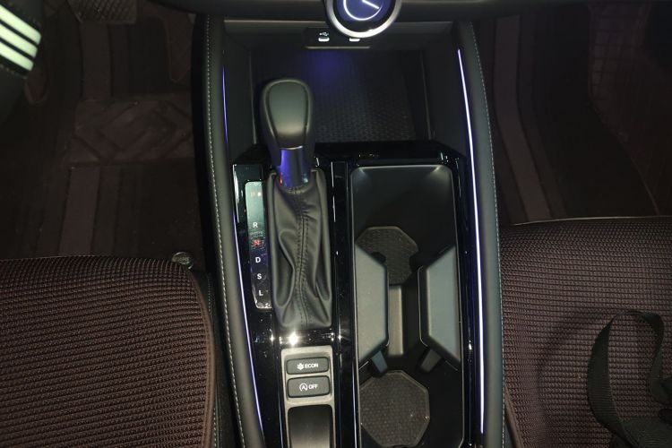 本田 雅阁 2025款 运动系列 260TURBO 豪华版中控内饰18